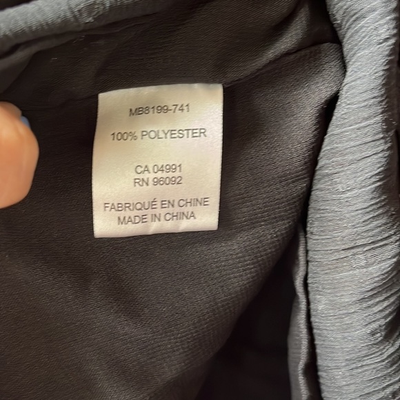 Jasmine & Juliana Size Small Black Blouse with Floral Embroidery - Picture 7 of 7